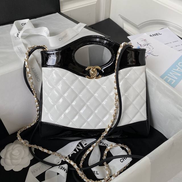 Bag 2023高级手工坊秀场重磅回归 Mini版chanel 31Bag As4133漆皮 太乖可爱了 爱不释手 时尚时髦 落落大方 必备单品 特别推荐 尺寸