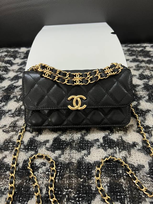 Chanel 22K新品 Woc发财包 小颗粒球纹牛皮 做旧亮金 大logo 手机可以放 小可爱大容量 尺寸 17Cm