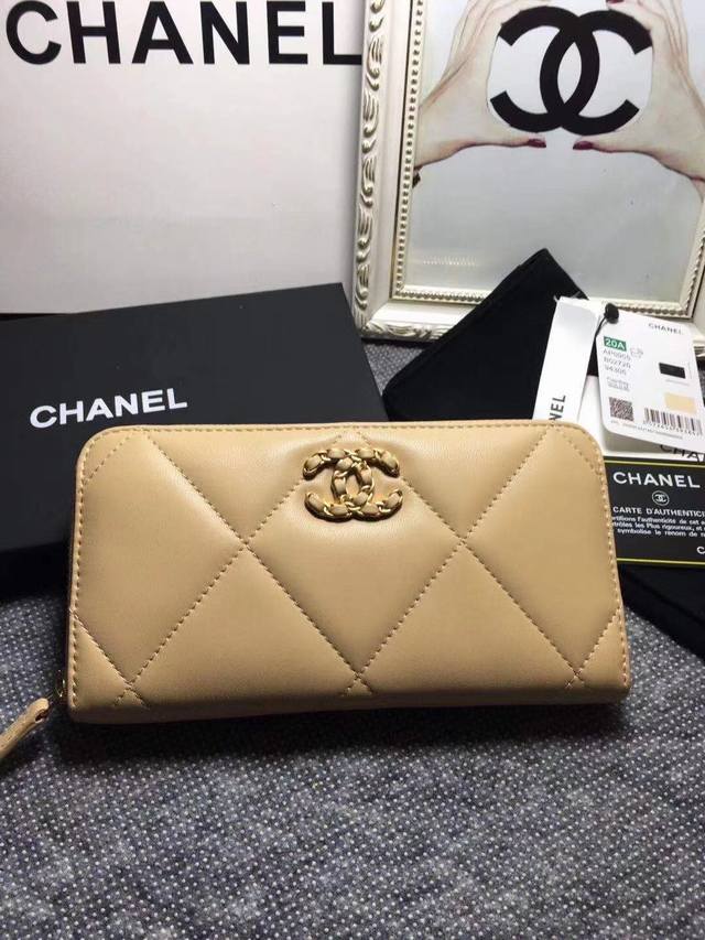 Chanel 19K非常重磅的标志性第一系列 超大菱格纹 穿链cc扣 原版羊皮 型号p986 尺寸19Cm