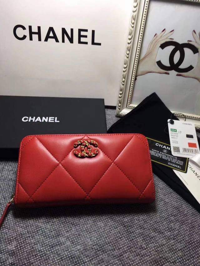 Chanel 19K非常重磅的标志性第一系列 超大菱格纹 穿链cc扣 原版羊皮 型号p986 尺寸19Cm