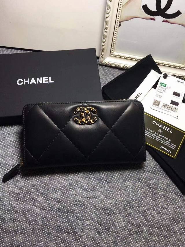 Chanel 19K非常重磅的标志性第一系列 超大菱格纹 穿链cc扣 原版羊皮 型号p986 尺寸19Cm