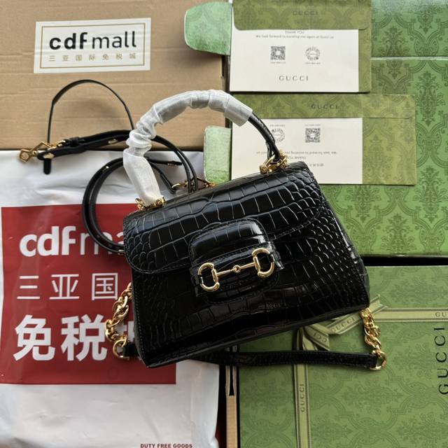 原厂皮配 Cdfmall三亚免税店手提袋 简介 1955全新时装系列用色彩讲述动人的故事 Supreme是品牌的一款代表性面料 其灵感源自30年代的典藏设计 经