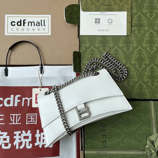 原厂皮配 Cdfmall三亚免税店手提袋 来自巴黎世家22年秋冬系列 Crush 气场强大的实用型大包包强势回归 Crush 以 Hourglass 沙漏包廓形