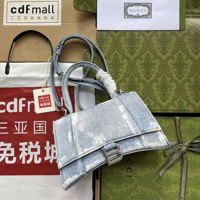 原厂皮配 Cdfmall三亚免税店手提袋 全网首发balenciaga Gucci 联名在gucci诞辰百年之际发布了全新 Aria-时尚咏叹调 系列两个品牌的