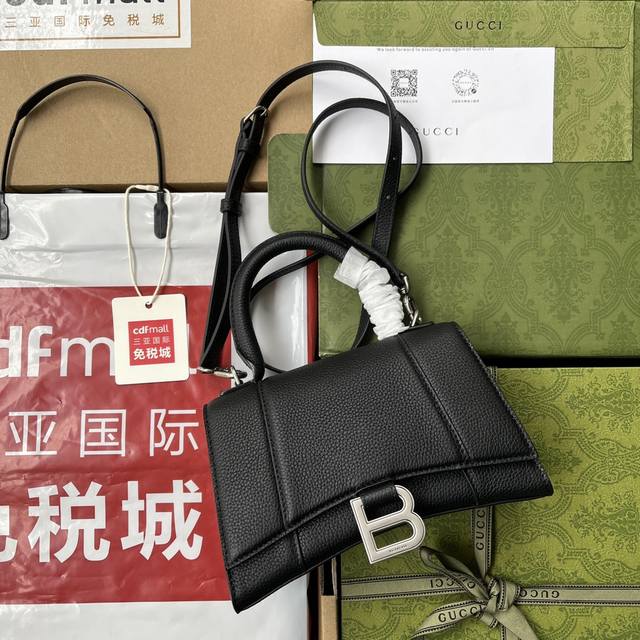 原厂皮配 Cdfmall三亚免税店手提袋 全网首发balenciaga Gucci 联名在gucci诞辰百年之际发布了全新 Aria-时尚咏叹调 系列两个品牌的