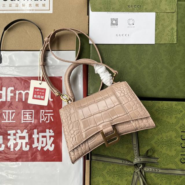 原厂皮配 Cdfmall三亚免税店手提袋 全网首发balenciaga Gucci 联名在gucci诞辰百年之际发布了全新 Aria-时尚咏叹调 系列两个品牌的