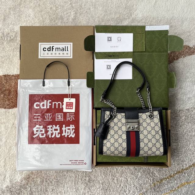 原厂皮配 Cdfmall三亚免税店手提袋 Padlock链条包小号 Gucci Padloc 造型挺括的肩背包 取材自品牌典藏设计 钥匙放在可拆卸皮革钥匙包内