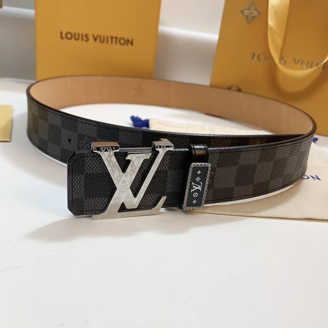 Lv 路易威登官网同步 高端原单精品 宽度4.0Cm搭配设计 纯钢精品电镀五金 工艺精湛 双面进口小牛皮