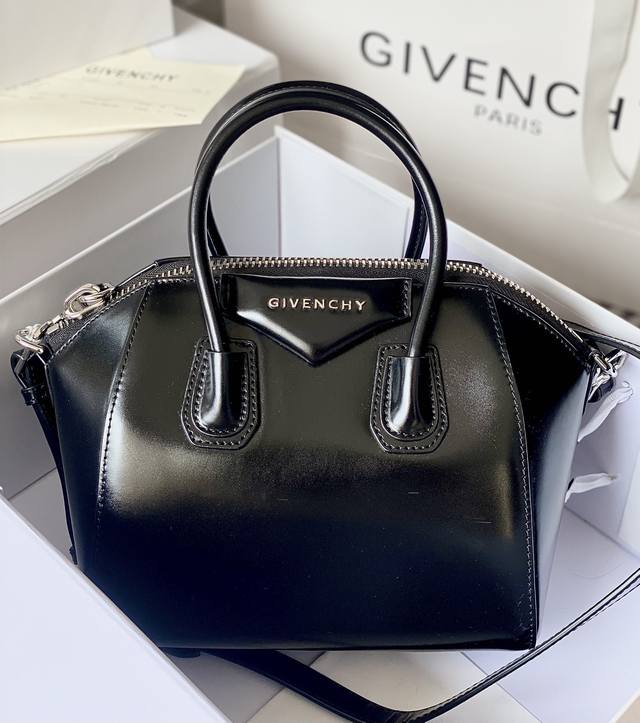 顶级原单 Givench*Y法国品g家 经典款antigona Tote 法国原厂box皮 升级不升价 有zp的亲可以随便拿出来对比 小号size 23*27*