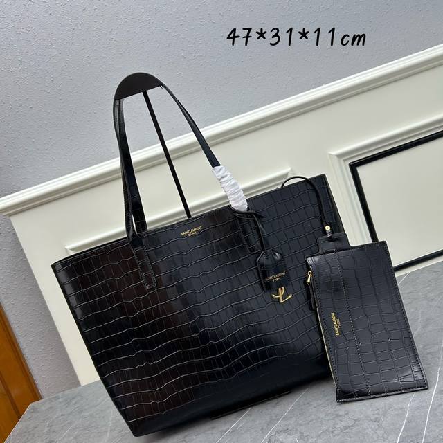 新款批 Ysl Shopping Bag 圣罗兰最经典之一的shopping Bag购物袋包包来啦[赞r] 非常柔软的牛皮材质 比较耐磨耐刮擦 轻便又百搭 需要