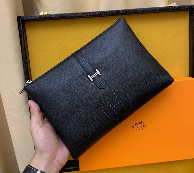 型号 33060-1 品牌名称 爱马仕hermes..包 新款 产品规格 长28 高18 厚3 配专柜盒子 产品材质 原版法国进口牛皮.. 产品详情 黑色 法国