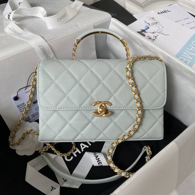 Chanel23Scarryme太赞了大号as4008 终于在今天提到了这款23Sscarrymemini 上手很贵气 Mini是19Cm 另外还有个小号是22