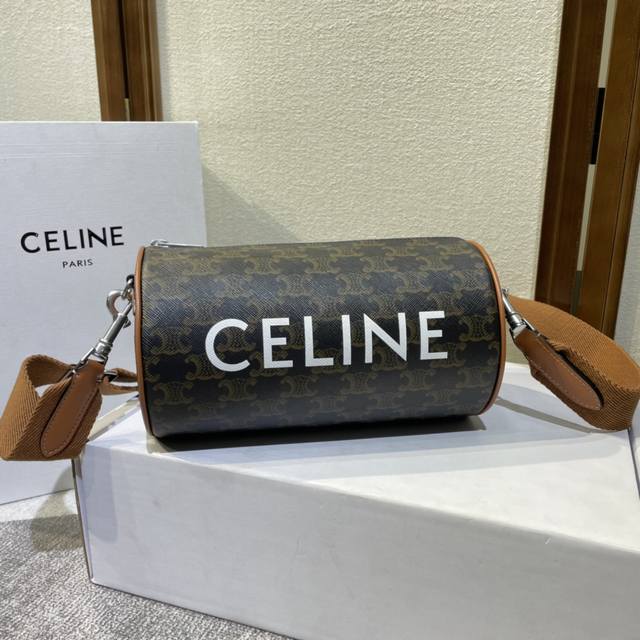 Celin* 2022新品标志印花圆筒包_110052#标志印花 牛皮革包边织物衬里斜挎和肩背拉链开合1个主隔层可调节和可拆卸肩带长18英寸 45厘米 最大长度