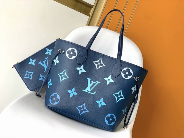 M46516香草黄 M46514蔚蓝色 顶级原单本款 Neverfull 中号手袋以 Monogram Empreinte 皮革传递柔婉韵致 其上点缀渐变色彩大