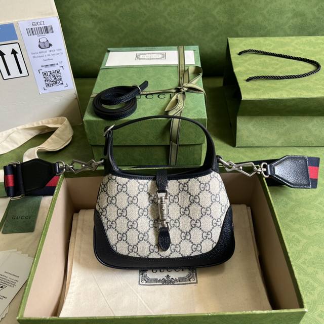 配全套原厂绿盒包装 Gucci Un3Ag 1294 商品细节 古驰aria-时尚咏叹调 系列运用现代手法焕新演绎经典 Jackie 1961系列焕新推出质感柔