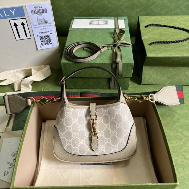 配全套原厂绿盒包装 Gucci Un3Ag 1294 商品细节 古驰aria-时尚咏叹调 系列运用现代手法焕新演绎经典 Jackie 1961系列焕新推出质感柔