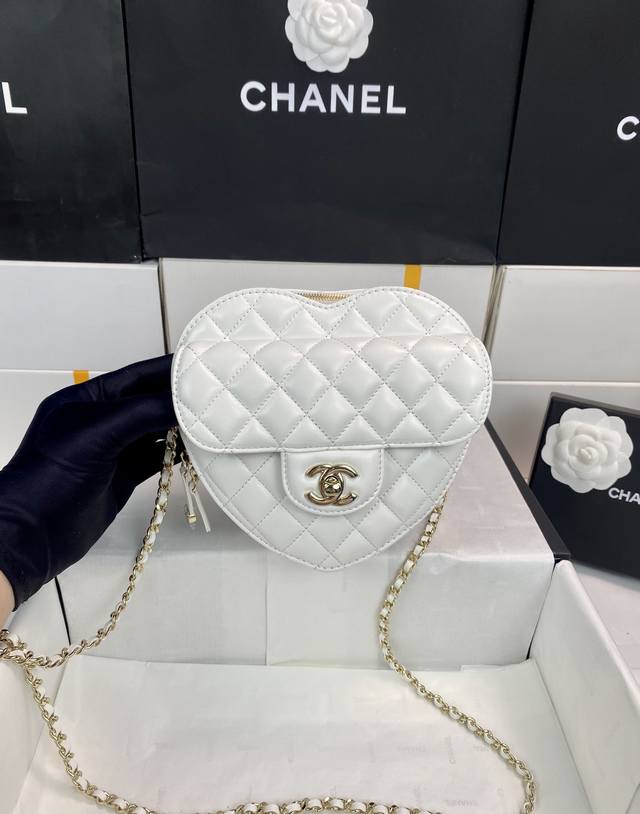 Chanel 大号 款号as3191:2022S新品 春夏 爱心包 桃心包 羊皮 浅金五金也可以单肩斜挎 太精致完美了 尺寸 18X17X5