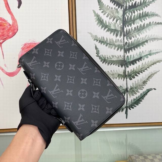 Louis Vuitton 顶级原单 独家背景m61698 尺寸:22.0 X 12.0 X 5.0 厘米 超功能zippy Xl可在钱夹中装下一个小包 空间足