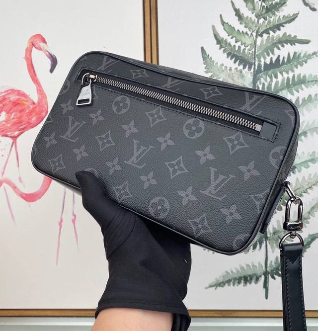 Louis Vuitton 顶级原单 独家背景m42838黑花 尺寸:25.0X 15.5X 6.5 Cm 宽敞的拉链开口 丰富的内外口袋与插槽带来极强的实用性