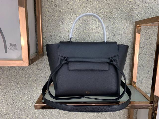 升级版 Celine.E Belt 中号 24Cm掌纹小牛皮手袋 磨砂牛皮内衬 可调节肩带一独家背景实拍 一型号1 20