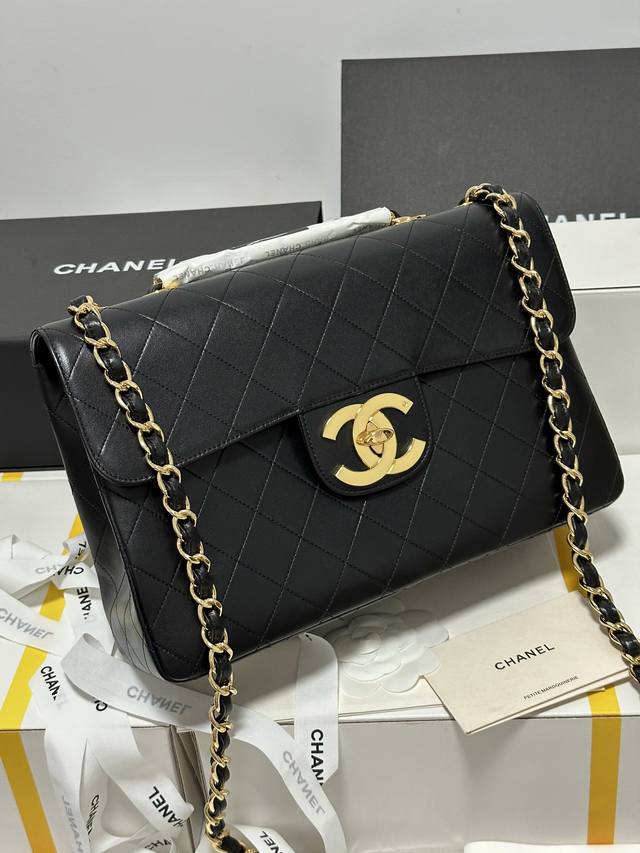 Chanel 中古黑金贝嫂 Chanel Vintage 绝版大金扣背包包 高级中古玩家人手一只贝嫂 现货 Chanel Classic Flap Bag是19