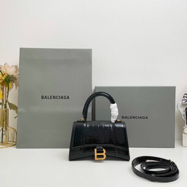 巴黎世家 Balenciaga 年度重磅hourglass沙漏包 鳄鱼黑 金扣现货 黄金xs 小号 19X8X13Cm 原单进口小牛皮压纹鳄鱼 顶级品质 原版包