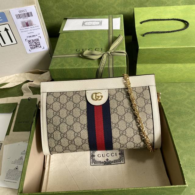 配全套原厂绿色包装 Gucci Meo Vintage 胸包 迷你包在无边序曲系列中脱颖而出 在复古格调中注入现代设计精髓 迷你手袋装饰椭圆形皮革标签 搭配品牌