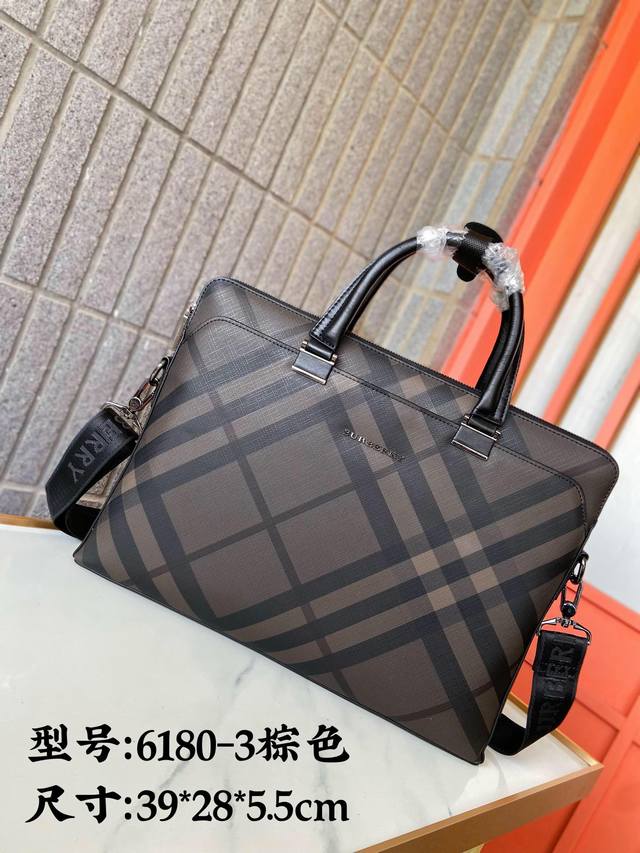 Burberry 巴宝莉 6180-1 棕格 蓝格 London格子公文包 男士休闲斜挎手提包 采用精湛镶嵌细工 经典百搭 实物拍摄 原厂原版面料 配送小票防尘