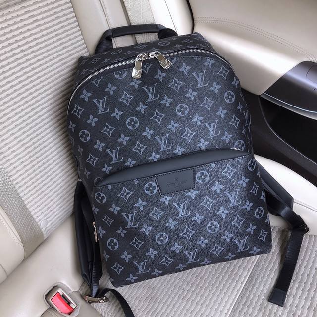 Lv M43186 顶级原版 新版本 此款apollo双肩包采用柔软的monogram Eclipse涂层帆布面料 是风格与功能的完美结合 拥有一系列独特设计细