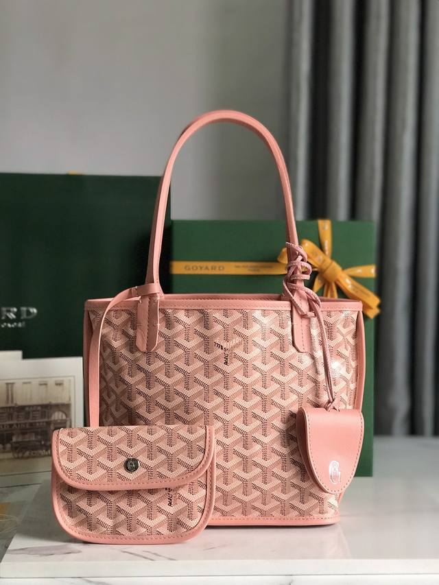 正品级 升级出新配送包饰包夹礼品盒升级版说明书 Goyard 戈雅 经多次研究与改良 不断提升面料与皮质 全方位独家定制只为不断达到客户的高品质要求 底布采用与