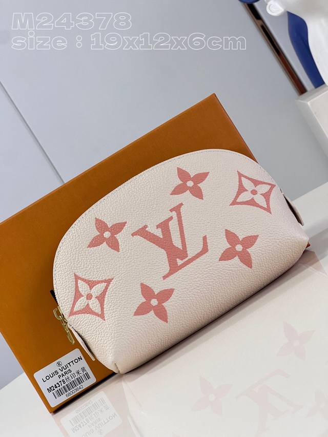 顶级原单 独家实拍 M24378丝印米黄 Pochette Cosmetique 手拿包取材 Monogram Empreinte 皮革 以淡雅色彩呈现 Mon