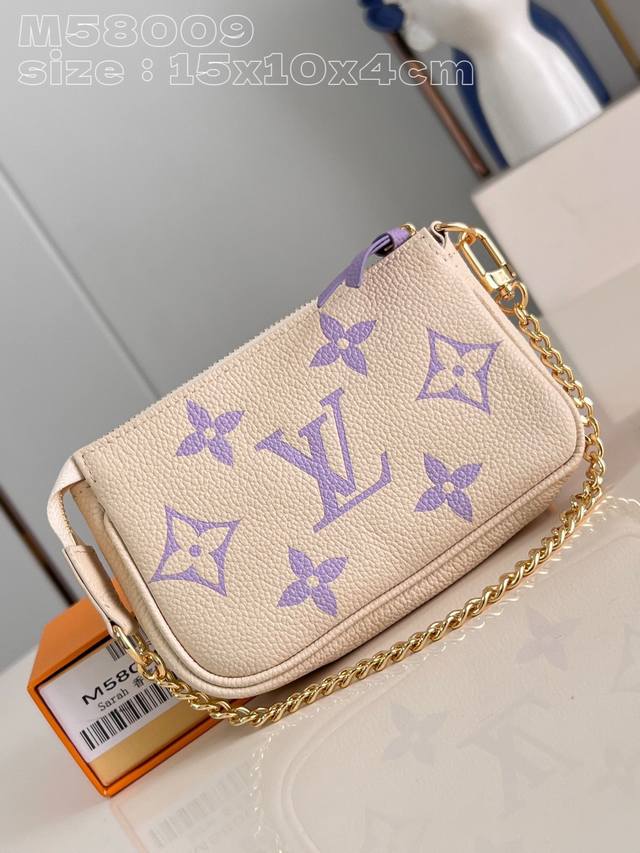 顶级原单 独家实拍 M58009香芋紫 本款 Mini Pochette Accessoires 手拿包为 Monogram Empreinte 皮革压印 Mo