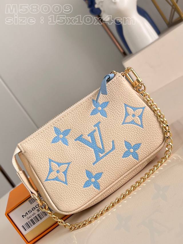 顶级原单 独家实拍 M58009雾霾蓝 本款 Mini Pochette Accessoires 手拿包为 Monogram Empreinte 皮革压印 Mo