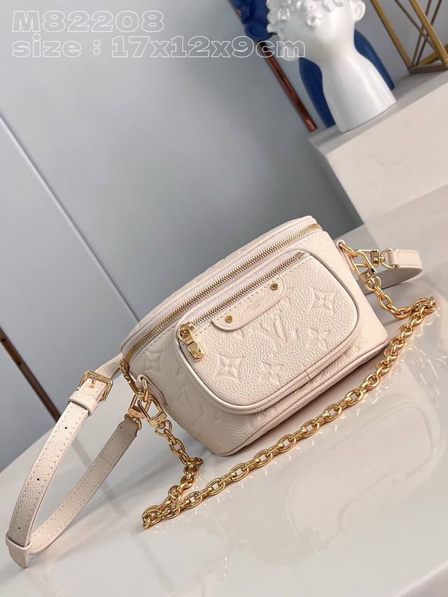 顶级原单 独家实拍 M82208奶白压花 本款 Mini Bumbag 手袋取材 Monogram Empreinte 皮革 展现路易威登对潮流腰包设计的柔婉解