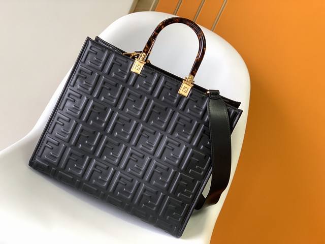 Fendi Sunshine Shopper 手提包 中号有配肩带 Size: 35-17-31Cm 8372中号