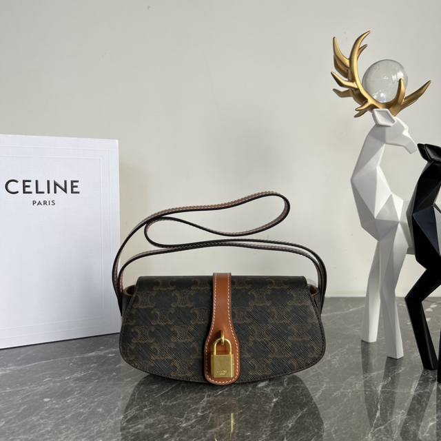 Cel*Ine Tabou Clutch 2021秋冬单品 手提肩背都很 容量别小看 日常足够装 手机 粉饼 口红 手表 暴发户 可单放3手机也是ok的ho 牛