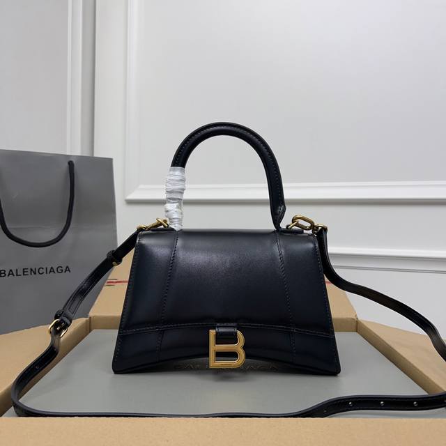 独家背景-实物实拍 平纹黑金扣升级版顶级原单 配全套包装 Balenciag 本季重磅hourglass沙漏包 独特标的志性线弧形造状型极具识辨度 一眼就让人前