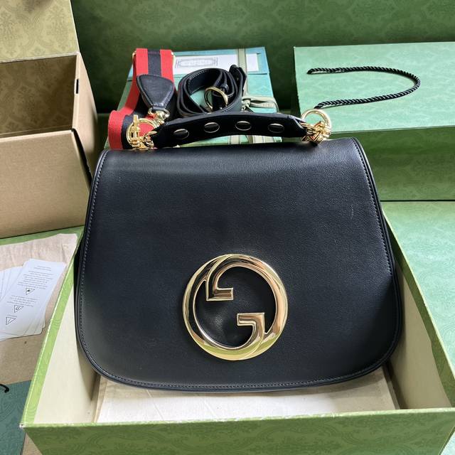 配全套原厂绿盒包装 Gucci Blondie系列小号手提包 全新系列甄选品牌典藏元素 焕新演绎互扣式双g标识 金色调配件为这件单品注入别样复古格调 为整个设计