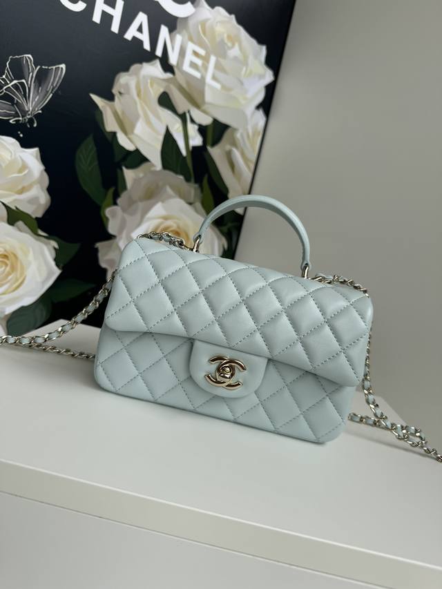 Chanel 21K最新mini Cf Handle 手提包 As2431 经典菱格口盖包 饰以精致经典链子搭配手提，细腻羊皮：润饰手袋，脱颖而出，演绎永恒优雅