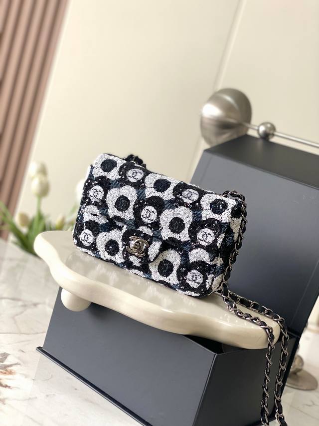 Chanel Mini Cf山茶花亮片晚宴包 羊皮内里全钢五金 尺寸：20X14X7Cm 款号：4418