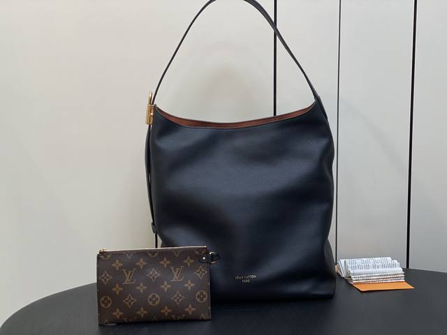 原单精品 M24856黑色 全皮购物袋系列 Low Key Hobo 中号手袋 M24856 黑色 M24974棕色 M25002米白 以柔软牛皮革勾勒简雅线条