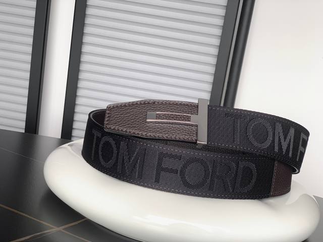 Tom Ford 意大利进口头层荔枝纹牛皮拼接牛仔布，搭配真空电镀亮面纯铜扣，官网新款，专柜有售，市场顶级品质，支持验货 配送全套专柜包装，宽度 3.8Cm