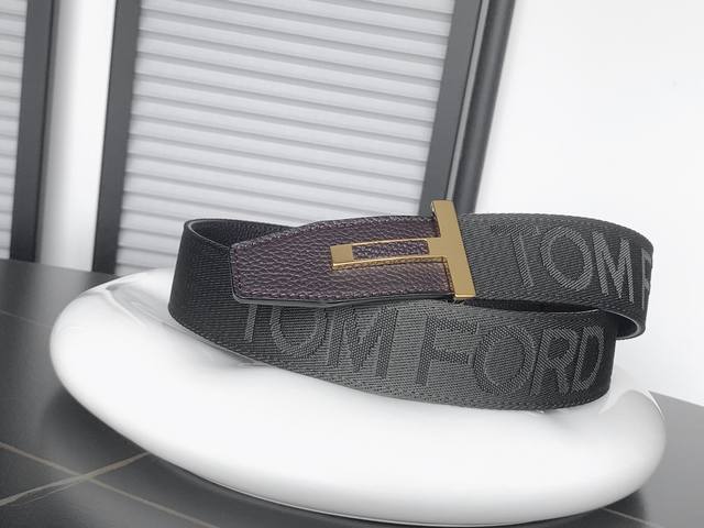 Tom Ford 意大利进口头层荔枝纹牛皮拼接牛仔布，搭配真空电镀亮面纯铜扣，官网新款，专柜有售，市场顶级品质，支持验货 配送全套专柜包装，宽度 3.8Cm