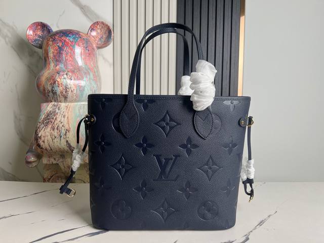 出厂价 顶级原单 独家实拍 M47143 M45686深蓝丝印 本款 Neverfull 中号手袋取材 Monogram Empreinte 软压纹皮革。收紧两