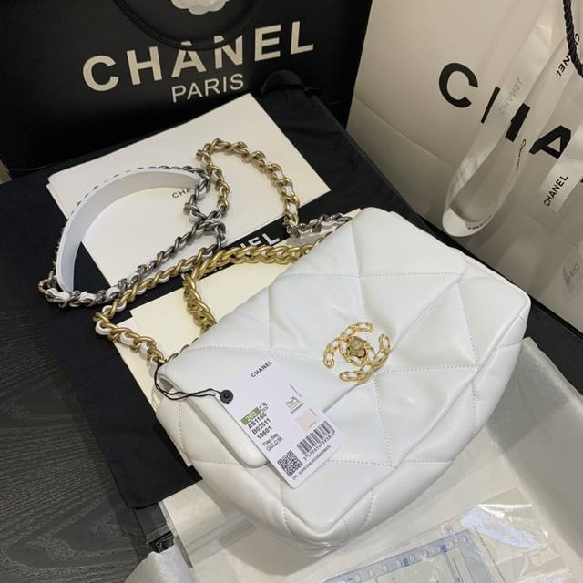 CHANEL AS1160#：尺寸：26X16X9CM：2019年秋冬大菱格豆腐包： 进口羊皮单口包 古银：白叻：金色：3种金属混搭肩带 粗链条彰显休闲风格 这