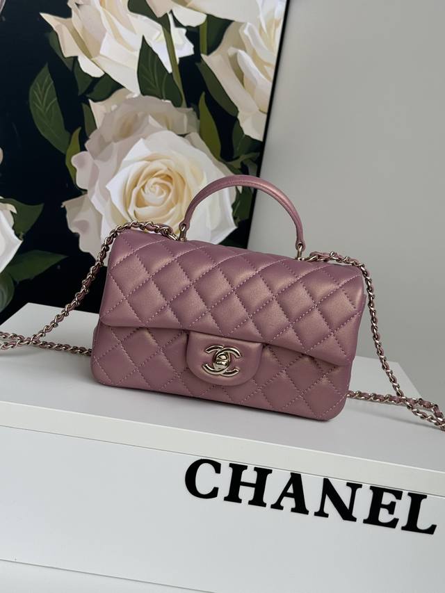 Chanel 21K最新Mini CF handle 手提包 AS2431 经典菱格口盖包 饰以精致经典链子搭配手提，细腻羊皮：润饰手袋，脱颖而出，演绎永恒优雅