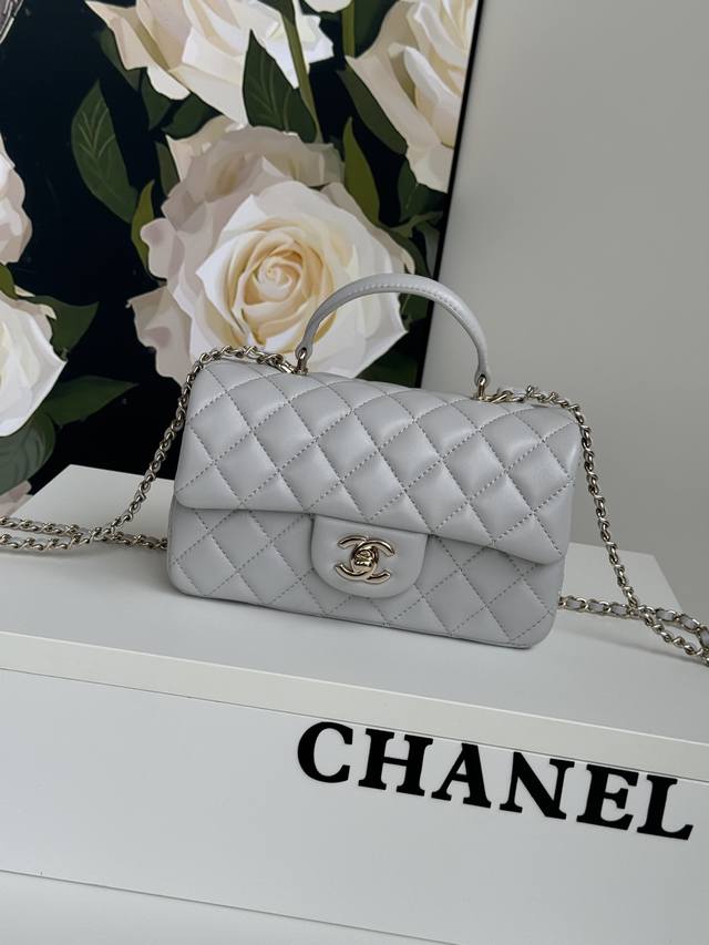 Chanel 21K最新Mini CF handle 手提包 AS2431 经典菱格口盖包 饰以精致经典链子搭配手提，细腻羊皮：润饰手袋，脱颖而出，演绎永恒优雅