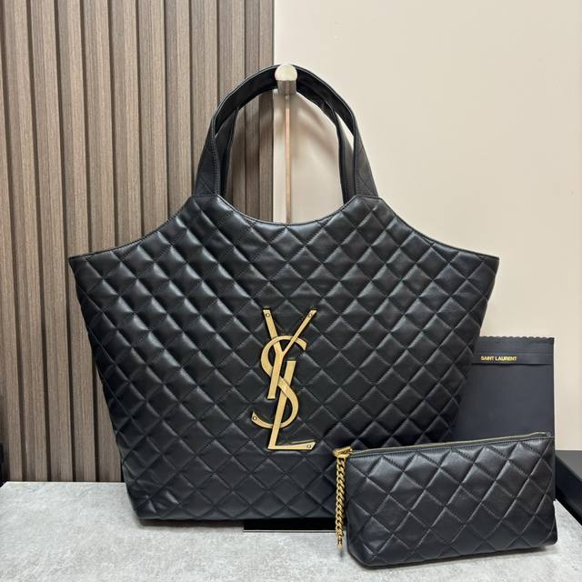 正品级 独家实拍背景 精品原厂皮羊皮克 金SAINT LAURENT ICARE 22春夏季新款icare Maxi 托特手袋，本季受关注度最高的一款单品之一；