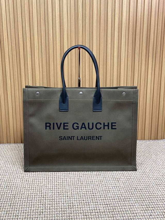 RIVE GAUCHE ** 沙滩包出炉 这是一款大有文章的购物袋！不是普通市场货不是普通麻布联合材料商研究订制出品的麻布！多成工艺加持，软硬程度手感麻布密性防