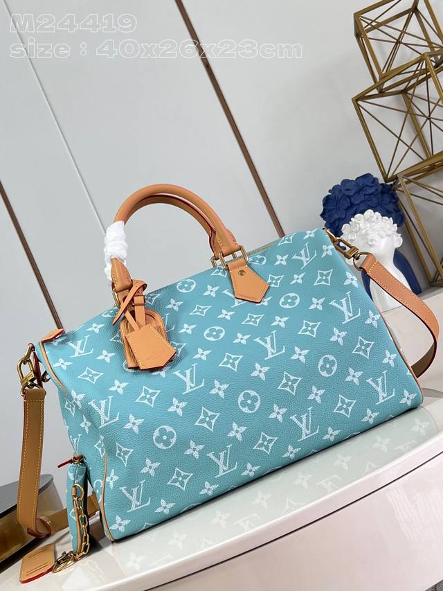 批 顶级原单 独家实拍 M24419浅兰 本款 Speedy Bandoulière 40 Monogram Leather 手袋为柔软粒面牛皮革包裹羊皮革内衬